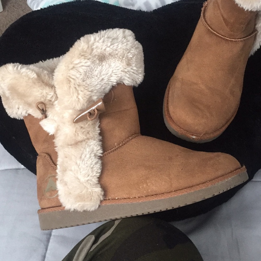 Faux suede fur-lined booties